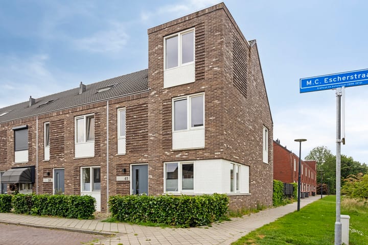 M.C. Escherstraat 41 in Hengelo photo
