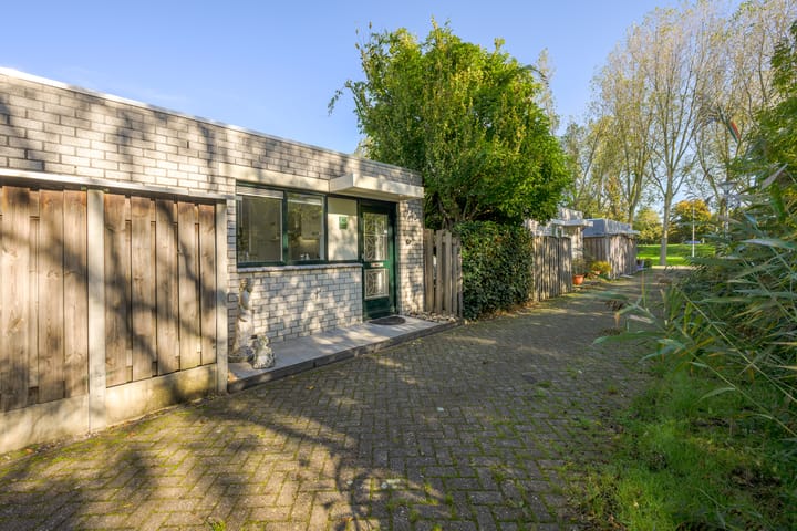 M. Ruyshof 19 en Almere foto