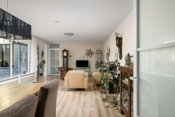 M. Ruyshof 19 Almere thumbnail 10