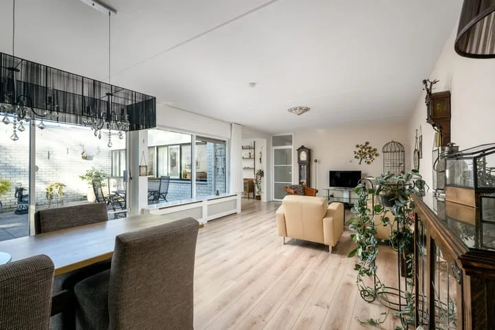M. Ruyshof 19 Almere thumbnail 11