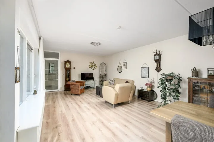 M. Ruyshof 19 Almere thumbnail 21