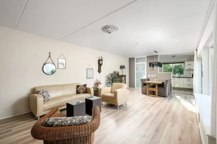 M. Ruyshof 19 Almere thumbnail 23