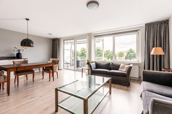 Maan Bastion 34 in Velserbroek Foto