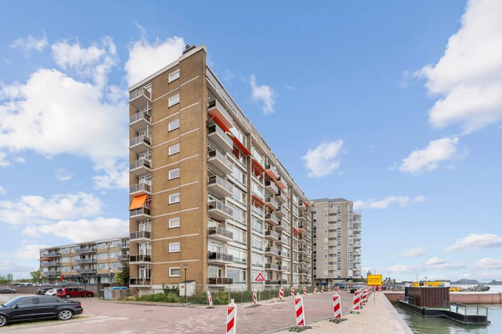 Maasplein 33 in Zwijndrecht Foto