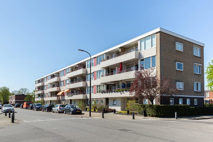 Maasstraat 29 en Apeldoorn foto