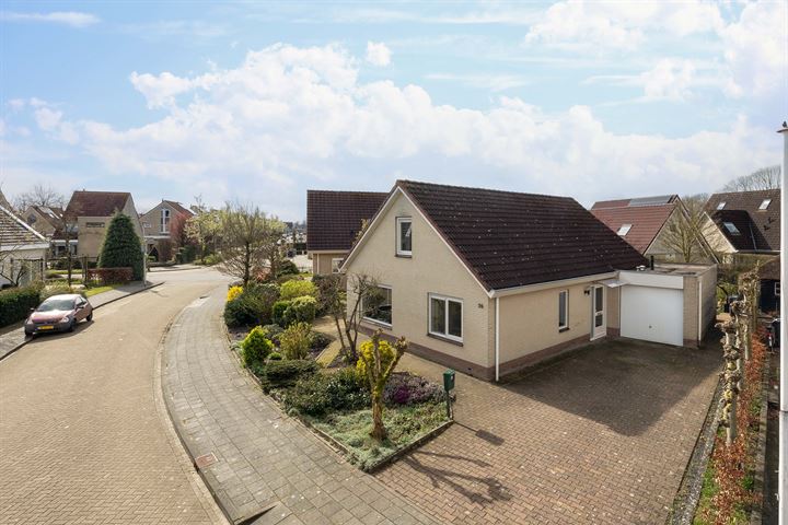 Photo of property Madrigaal 26, Kampen