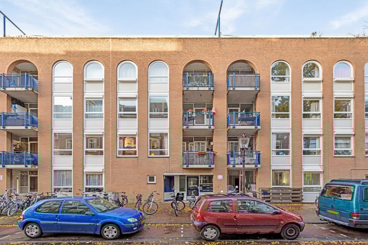 Madurastraat 9D in Amsterdam photo