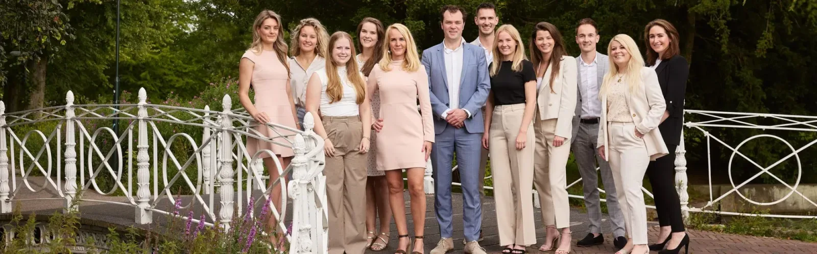 Mannschaftsfoto von Makelaardij De Jong B.V.