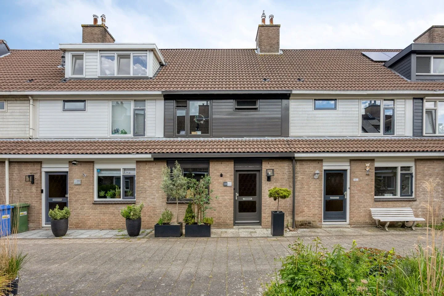 Mandenvlechter 145 en Alphen aan den Rijn
