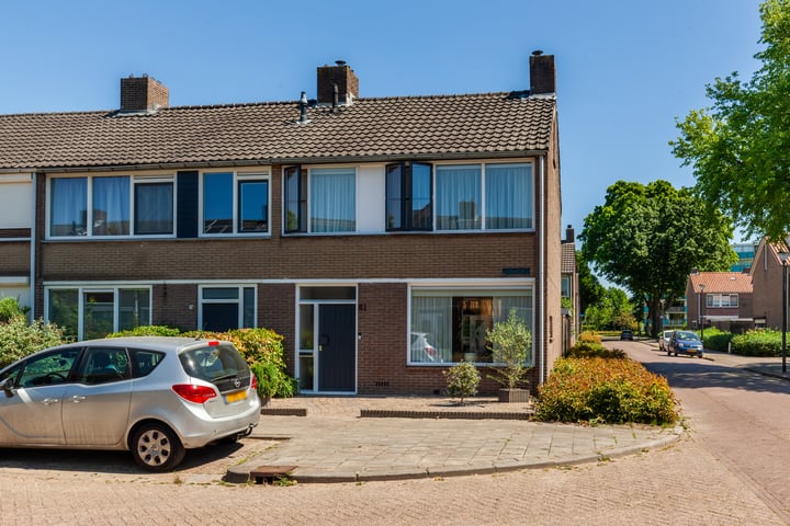 Manhuisveld 31 in Breda photo