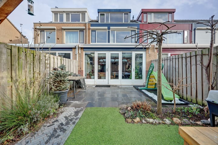 Photo of property Mantelmeeuw 9, De Lier