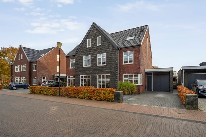 Photo of property Mantelspeld 14, Dalfsen