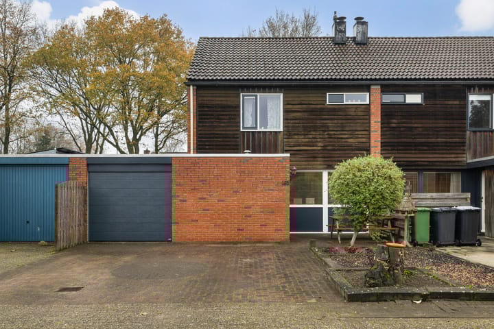 Photo of property Mantingerbrink 185, Emmen