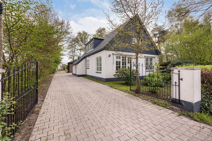 Mantingerdijk 22 in Mantinge Foto