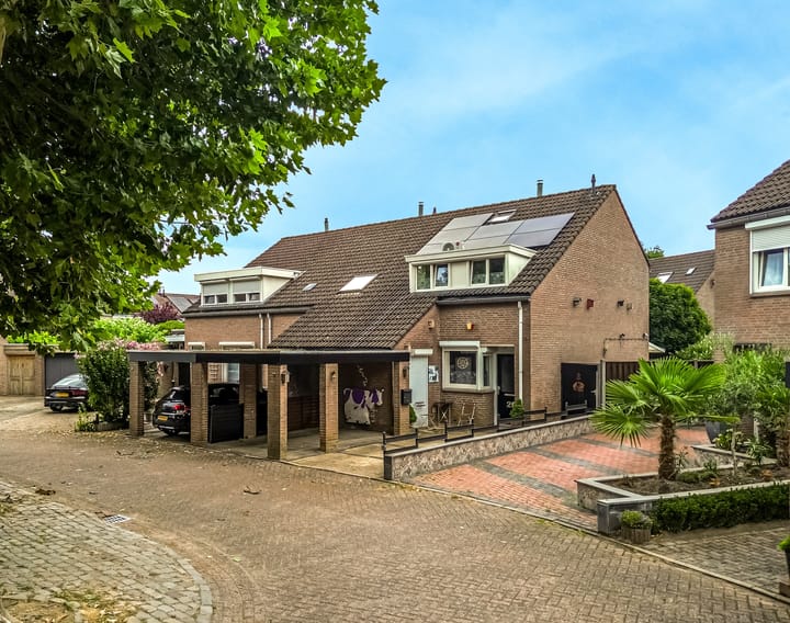 Maretakhof 29 in Roermond foto