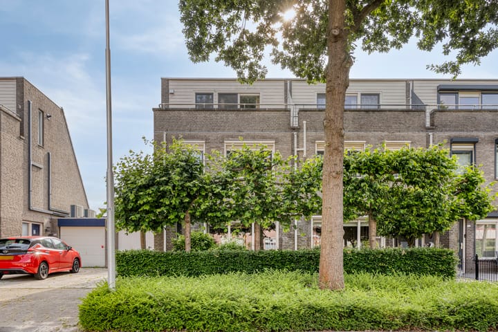 Marga Klompélaan 109 in Rijen