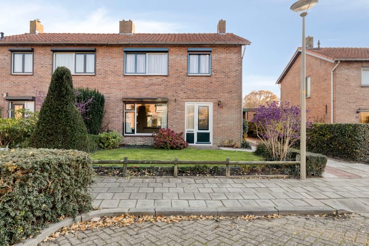 Margrietstraat 35 en Leuth foto