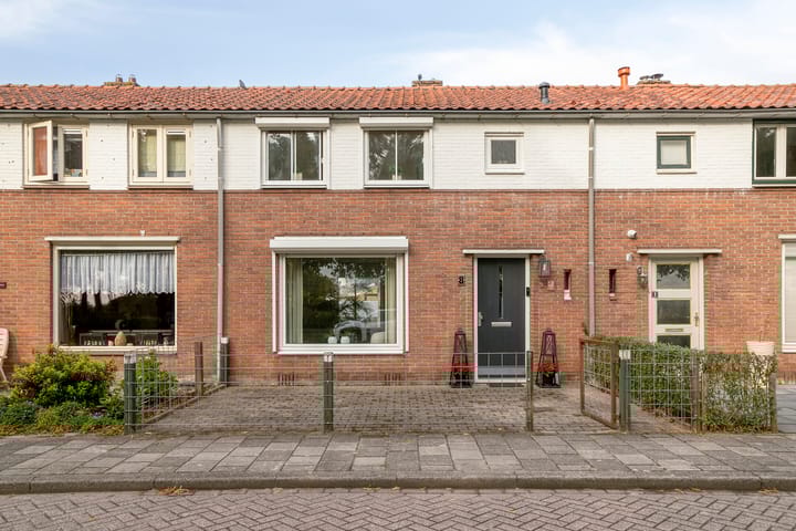 Margrietstraat 8 in Buren Foto