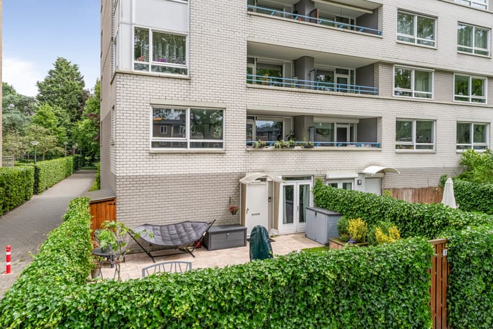 Mariëttahof 1 dans Haarlem photo