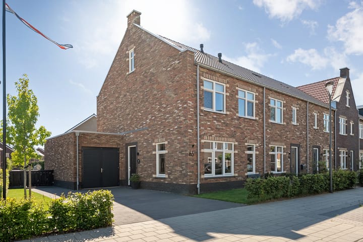 Markerichter 63 en Hardenberg foto