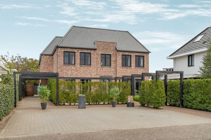 Medusastraat 6 in Almere photo