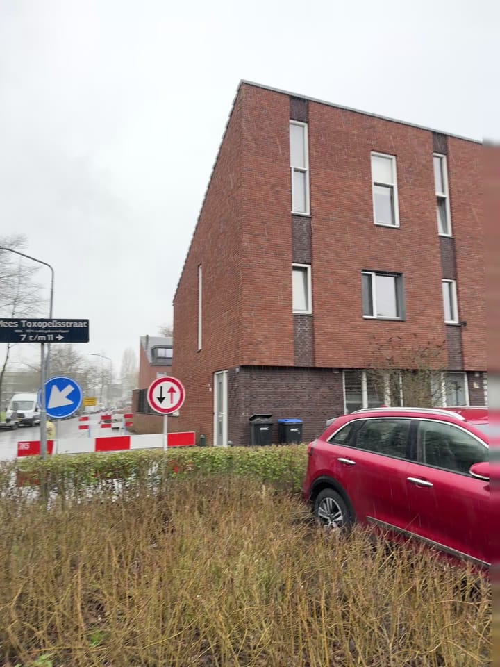 Mees Toxopeüsstraat 11 in Dordrecht photo