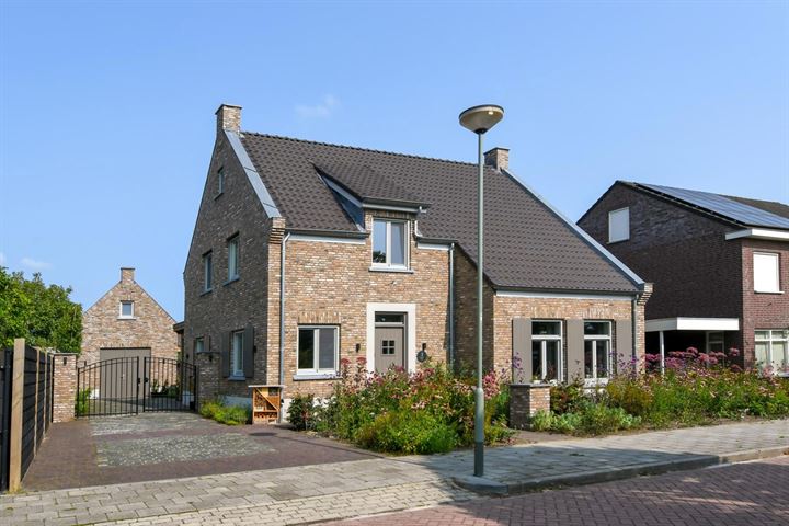 Meester Caelersstraat 3 in Koningslust Foto