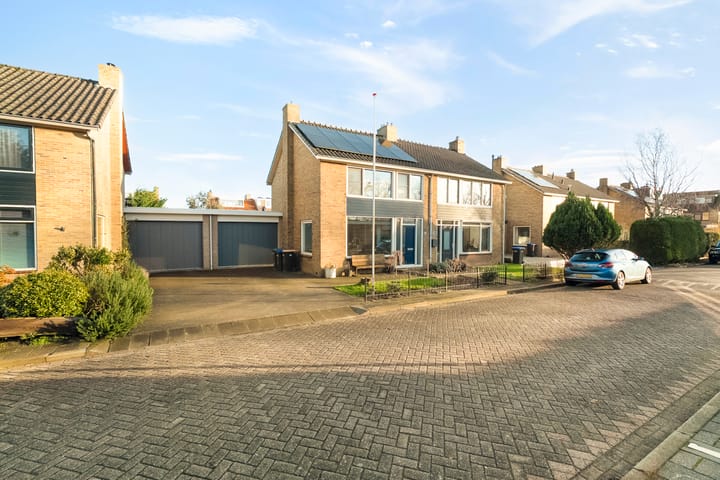 Meester J. de Vriesstraat 13 in Julianadorp