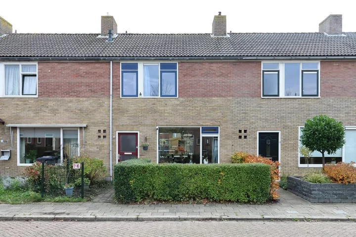 Meester Klaas Douwesstraat 12 Tzum foto 2