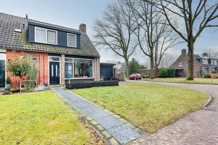 Meeuwenlaan 14 in Vries