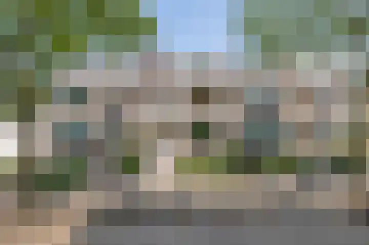 Meeuwenlaan 18 in Lisse