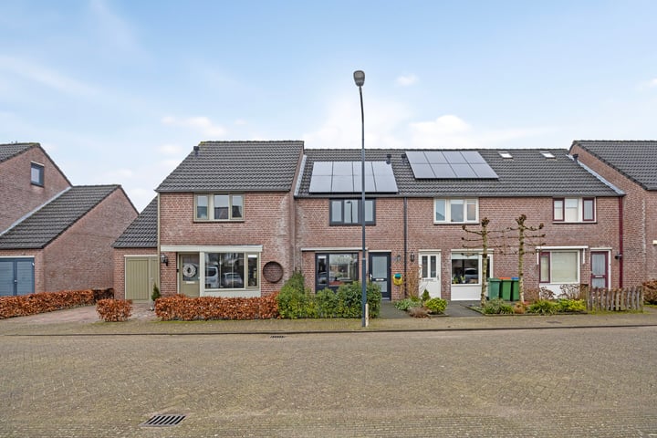 Meidoorn 23 in Prinsenbeek Foto