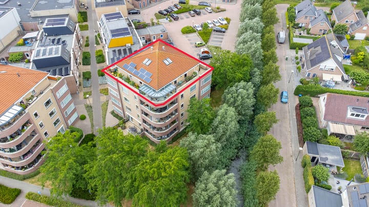 Meidoornhof 27 in Woudrichem Foto