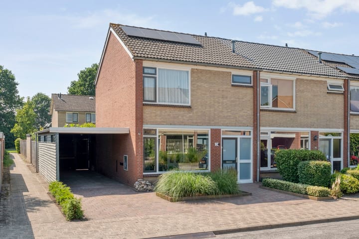 Meidoornstraat 1 en Ommen foto