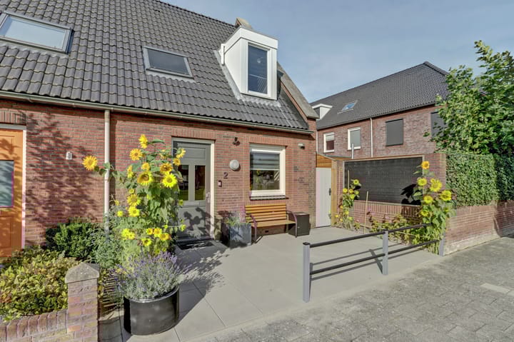 Meidoornstraat 2 in Maurik Foto