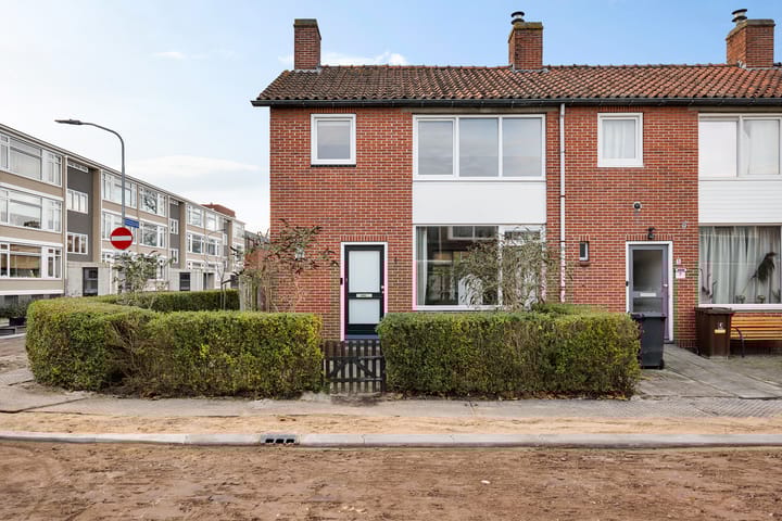 Photo of property Meindert Hobbemastraat 1, Hoogezand