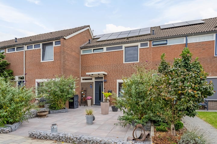 Mennersingelaan 12 in Onstwedde Foto