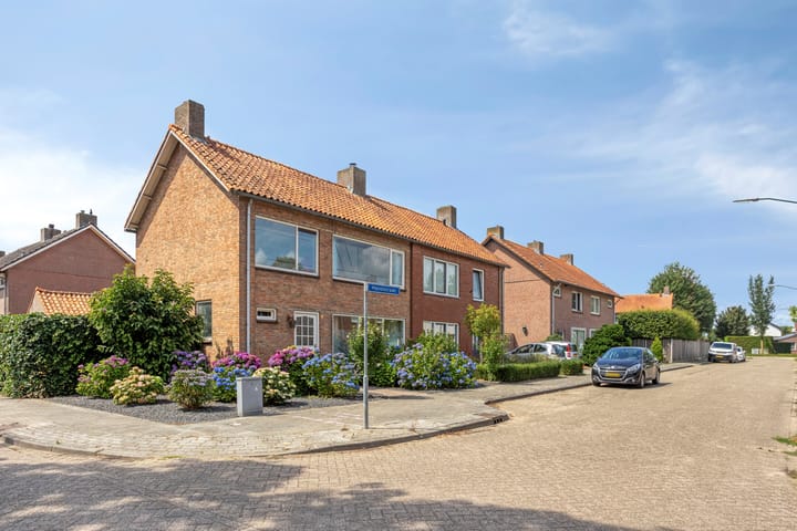 Merelstraat 8 in Aarle-Rixtel Foto