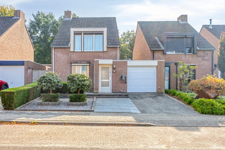 Merovingenstraat 68 dans Sittard photo