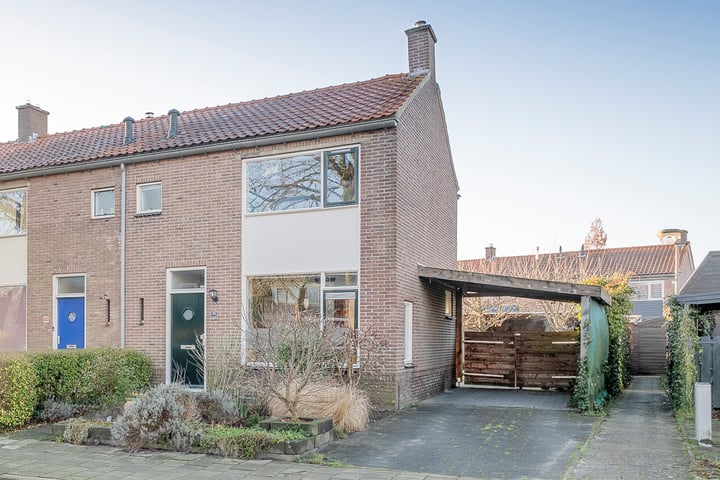 Mesdagstraat 45 in Assen photo