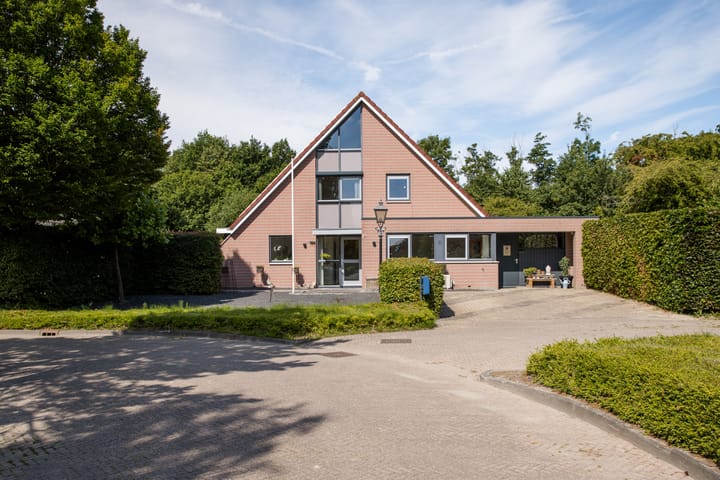 Meteoorbaan 9 in Franeker Foto