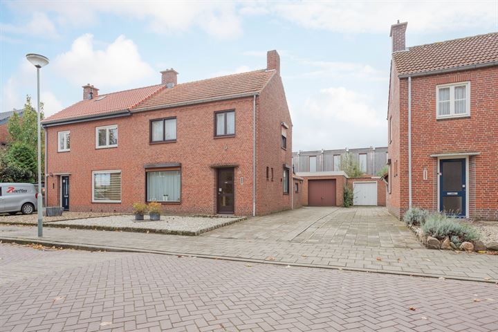 Mgr Joostenstraat 19 in Grubbenvorst Foto