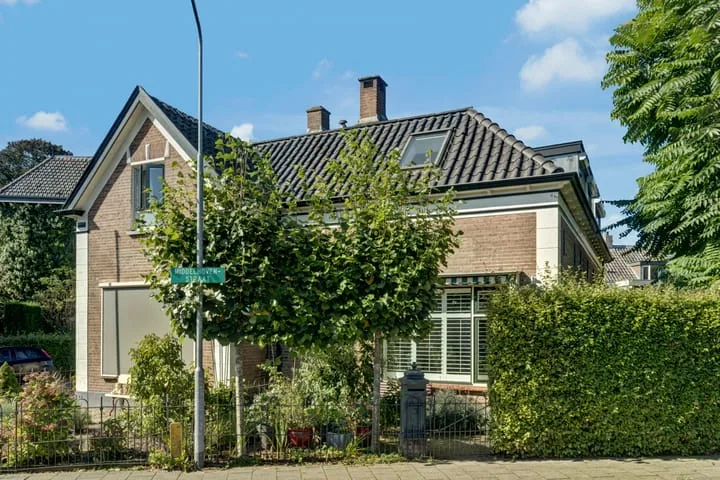 Middelhovenstraat 3 in Dieren