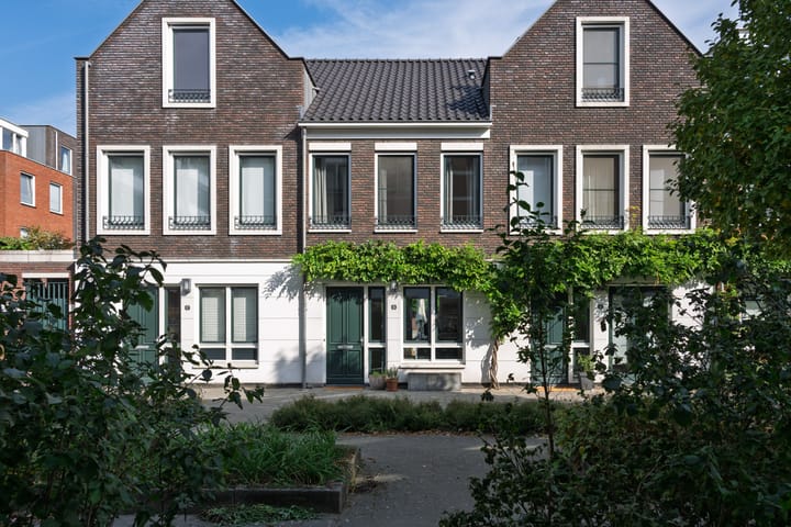 Middelmolenstraat 15 in Rotterdam photo