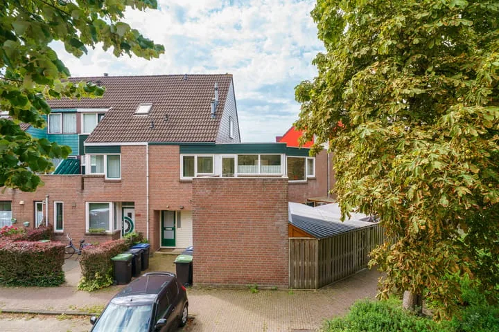 Middenhof 213 in Almere
