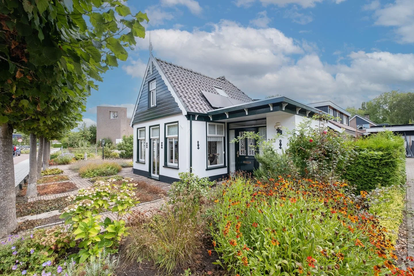 Middenweg 242 in Heerhugowaard