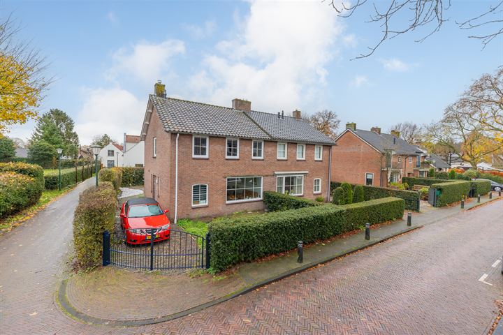 Middenweg 5 en Blaricum foto