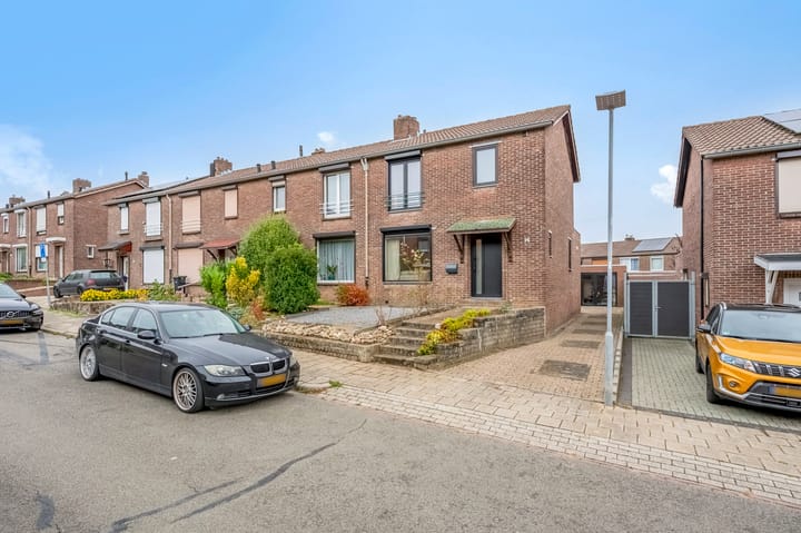 Minorstraat 14 in Nuth foto