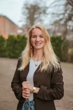 Photo of Miriam Kramer