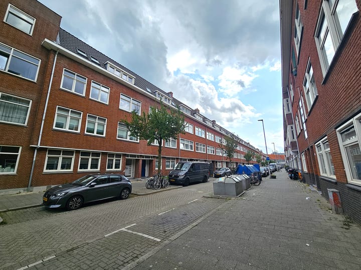 Moerkerkestraat 84A-01 in Rotterdam photo